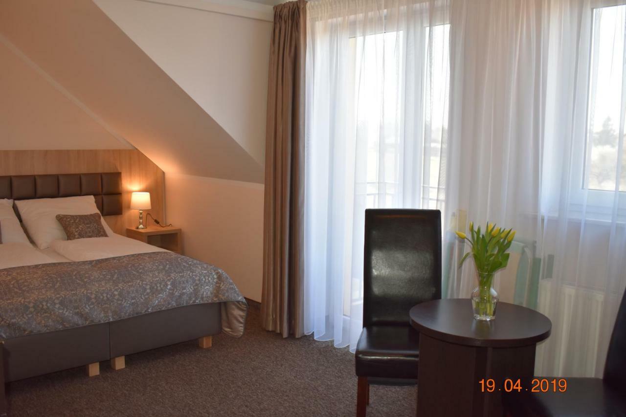 Pensjonat Spa Dolce Vita 尤斯托尼莫斯基 外观 照片